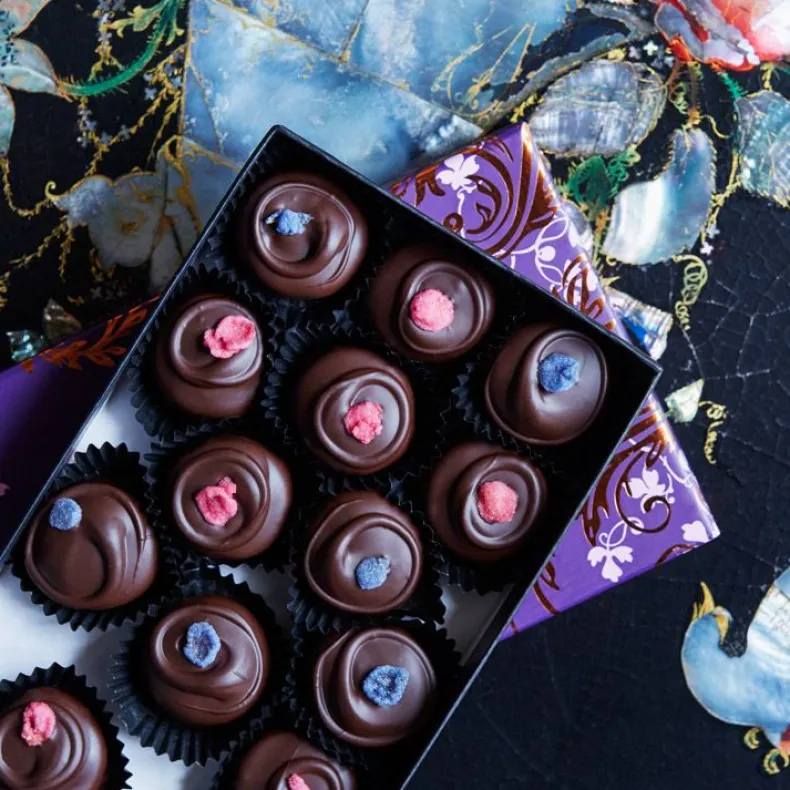 Buckingham Palace English Rose And Violet Creams