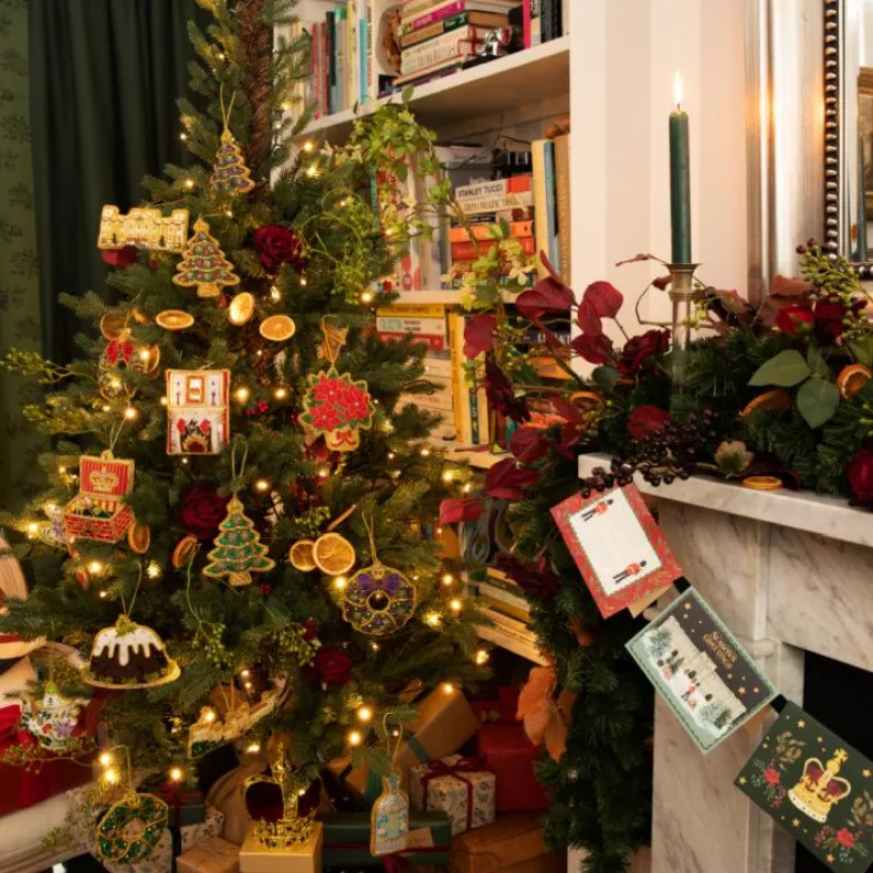 Windsor Castle Snow Globe Decoration